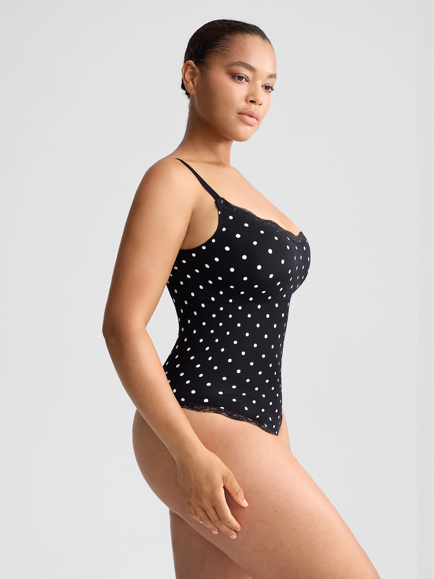 Seamless Lace Cami Bodysuit with Waist Shaping - Image 3